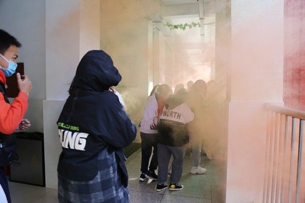 �Ϸ��е���ʮ���ЌW(xu��)�����У�e��2021��������(z��i)��(y��ng)����ɢ�ݾ�