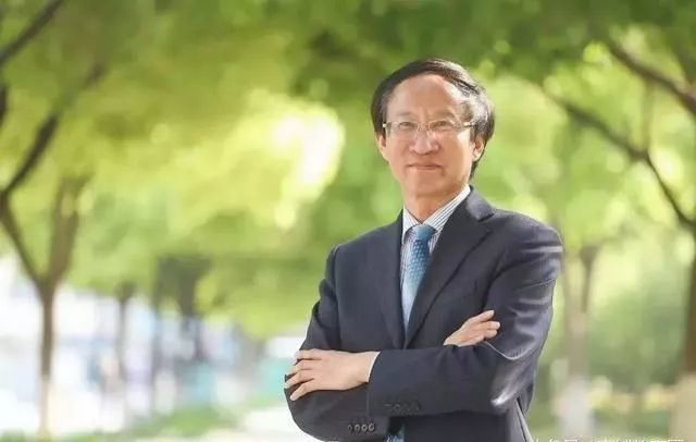 ��ï��У�L(zh��ng)�o�̎���ʮ�l���h