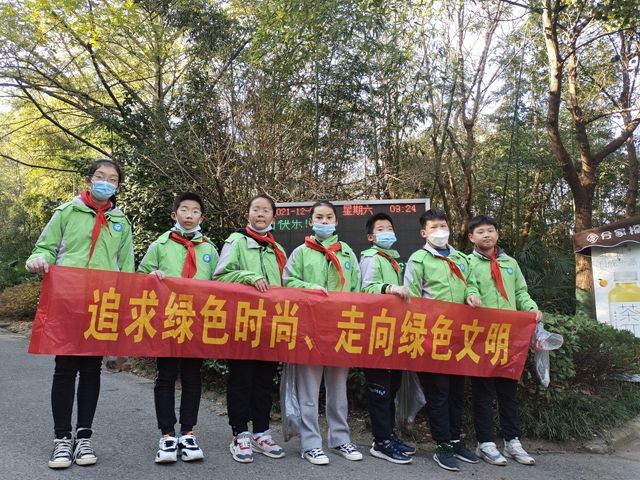 �Ϸ�ʮ��RС�W��׷��Gɫ�r�� ����Gɫ����