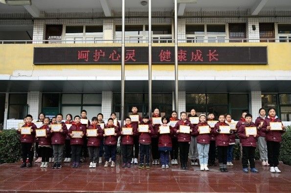 �����������F���c·У�^(q��)���e��Ӣ�Z���~ƴ����ِ���