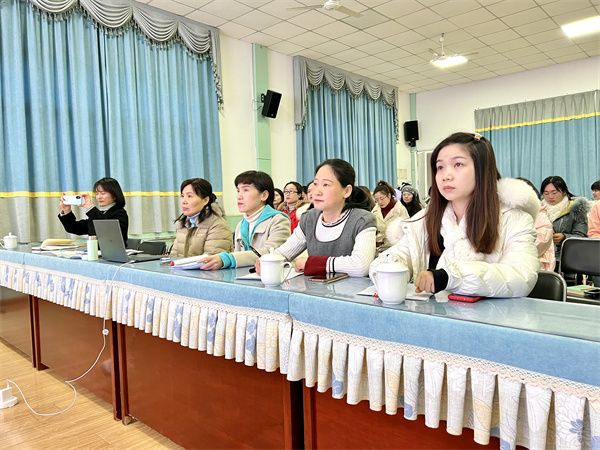 �Ϸ��д����׽������F(tu��n)���ͷֈ@���n���O(sh��)Ӌ(j��)�@��ɫ չʾ�����ٰl(f��)չ