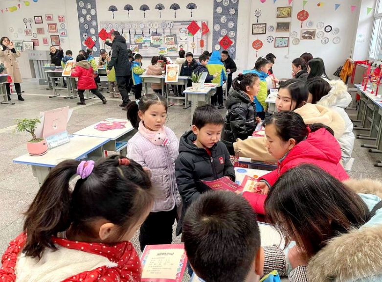 ��ĩ���J�P�������c�и���С�Wһ���꼉���|�u�r�Α�