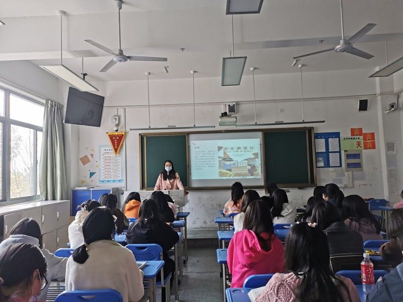 �Ϸʹ��I(y��)�W(xu��)У�_չȫ����С�W(xu��)����ȫ���������}���