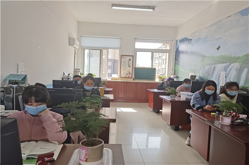 �Ϸ�������·С�W�s�ǻ��@��У�_չ�������}�Ђ��n���