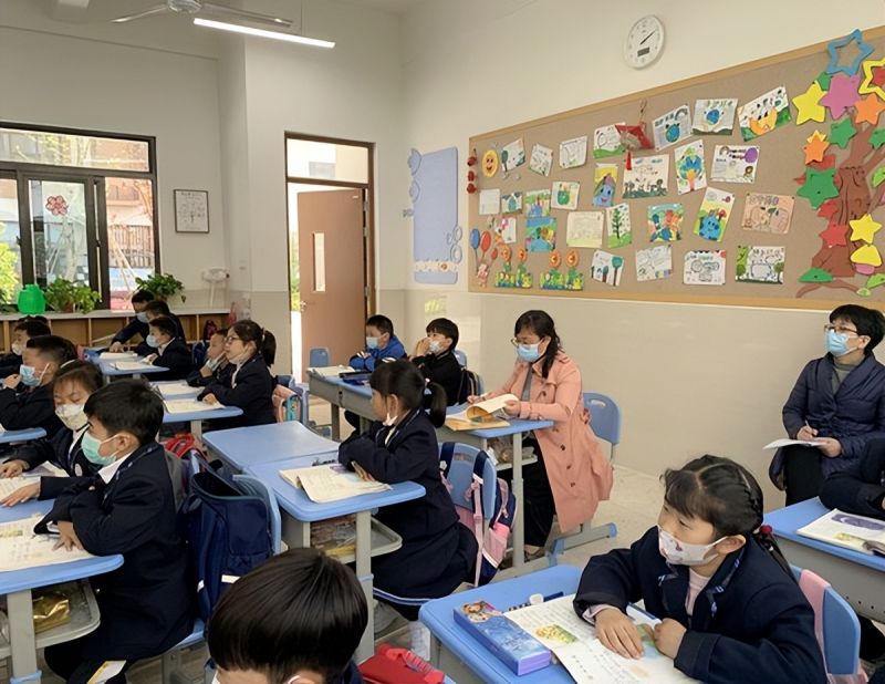 �Ϸ��л���С�������Fӳ��У�^���۽����~�̌W ������Ч�n��