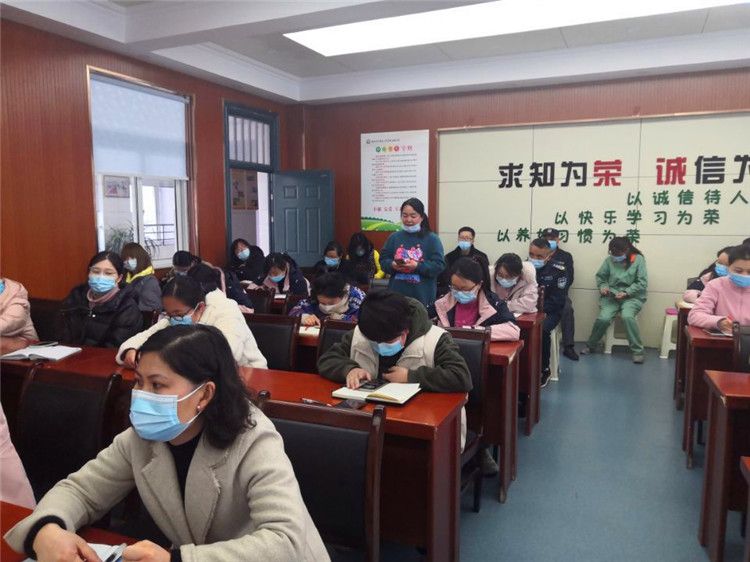 �Ϸ�������·С�W�s�ǻ��@��У�_չ�¹ڷ���������ؑ���̎�Ì����ݾ�������������Ӗ