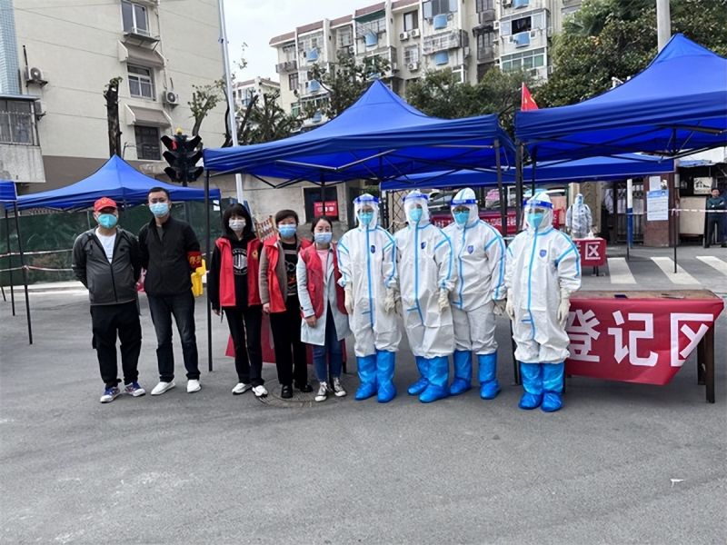 �Ϸ��л���·����С�W(xu��)�������F(tu��n)������ǰ�Є�(d��ng)������ʹ���o(h��)����