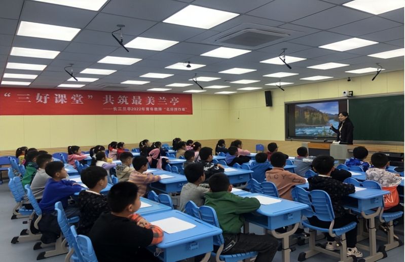 �Ϸ����L��С�mͤ��У����̎�������ģ���n�������������(d��ng)