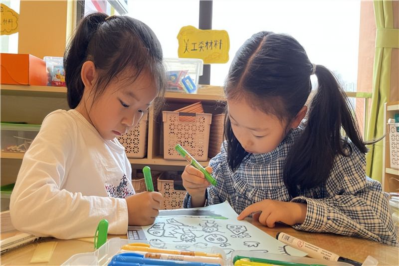 �Ϸ��а��׽������F(tu��n)����֮��ֈ@����ů���_�� �����x���r(sh��)