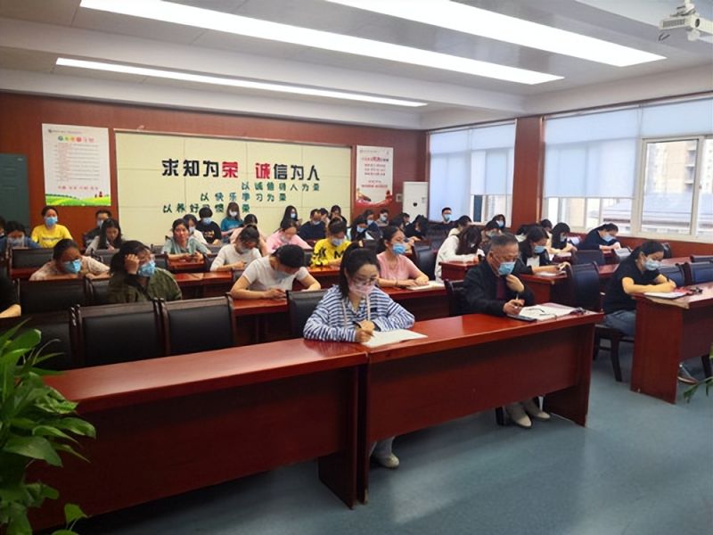 �Ϸ�����С�s�ǻ��@��У���_����ˮ���}�������Õ�