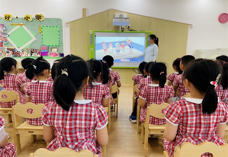 �Ϸ��а��׽������Fӭ��·�ֈ@��������ˮ����ȫ��ͯ����