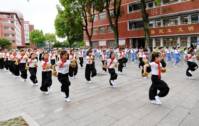 ���c�и���С�W����w�����A�M��Ļ