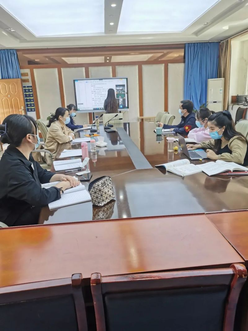 �Ϸ��Ў�������С�W(xu��)�_չ���W(xu��)�ڵ����ξ��Ͻ���