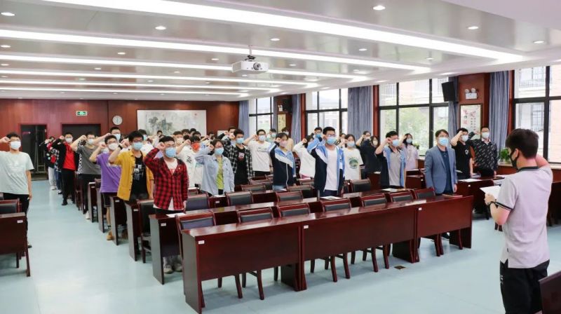 �Ϸ����Иs�@���2021-2022�W����м�����ϵ�y(t��ng)����