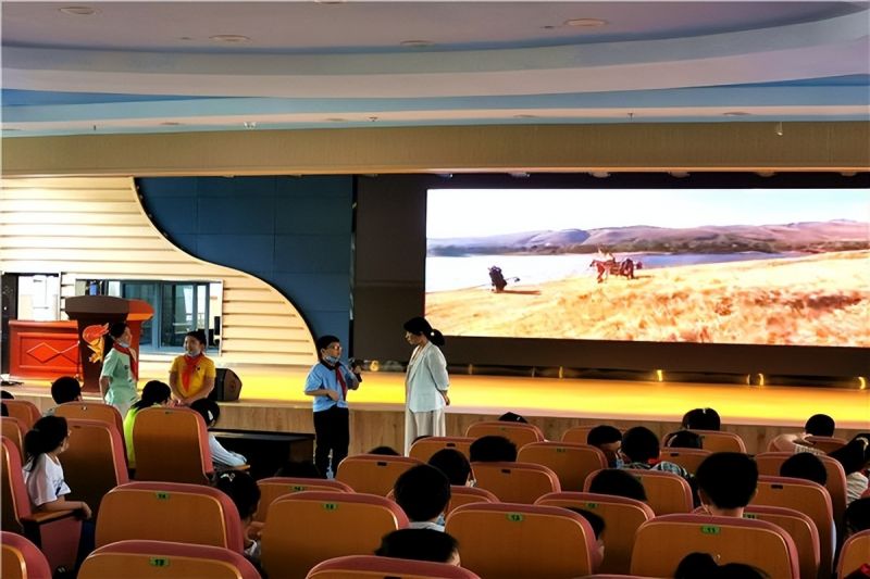 �Ϸ�������·С�W�s�ǻ��@��У�_չ�ഺ���������������v��