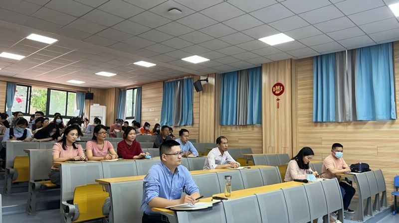 �Ϸ����L��С�mͤ��У���mͤ���v�á����������ͣ��V�����h