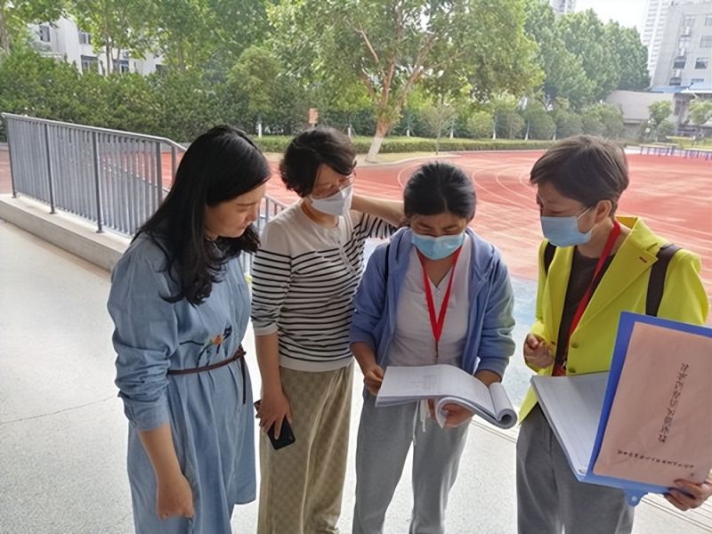 �Ϸ����L��С�mͤ��У�����p�p������헡������c ���W�����ٰlչ