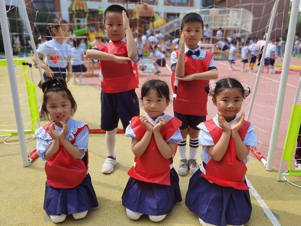 �Ϸ��а��׽������F(tu��n)�ھŌ�ˇ�g(sh��)��(ji��)����һȤζ�\(y��n)��(d��ng)��(hu��)֮ӭ��·�ֈ@