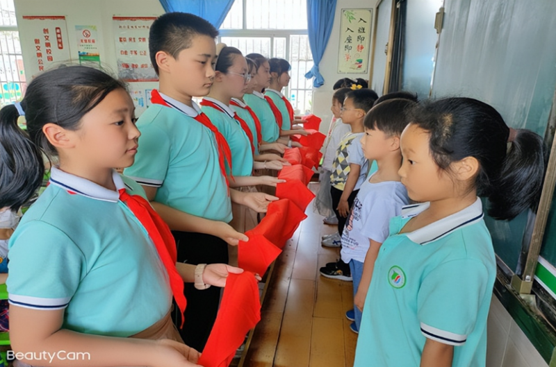 �Ϸ��а���С����У�e��һ�꼉��꠆T��ꠃxʽ