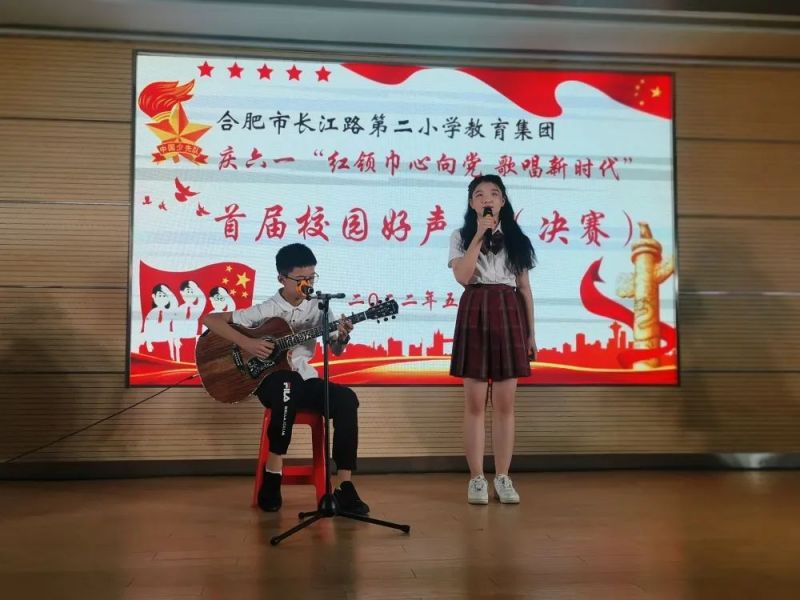 �L��·�ڶ�С�W�������F�c��һ�׌�У�@����A�M��Ļ