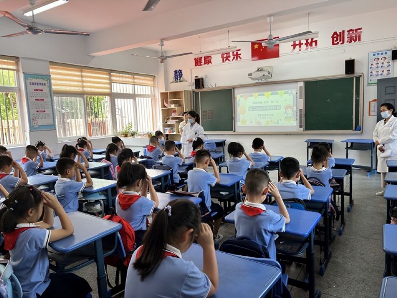 �Ϸ�������С�W���c��һ��ϵ�л��֮һ�꼉�۱����ٱ�ِ