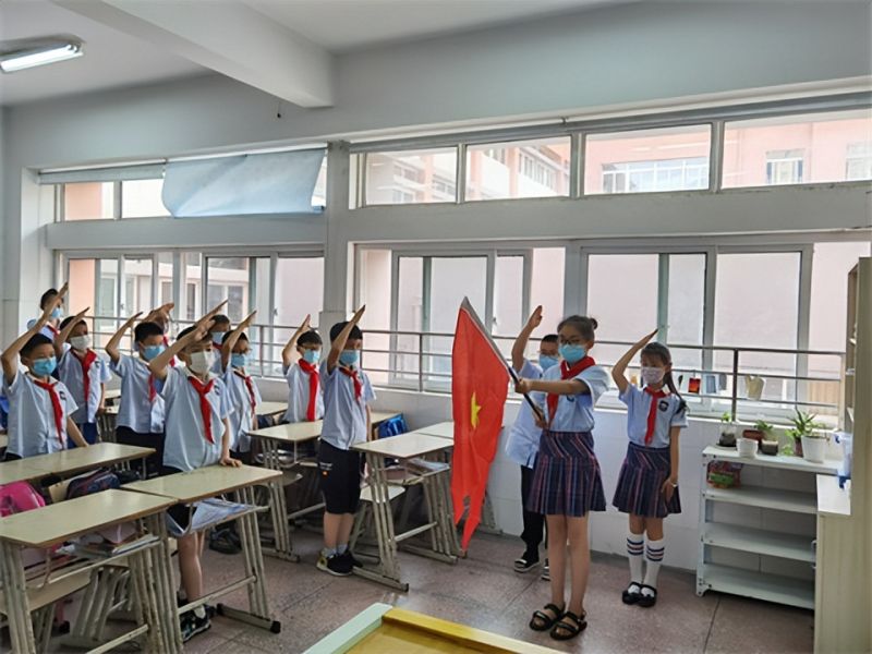 �Ϸ�����С�s�ǻ��@��У���W���¡���¡������}��ꠕ�