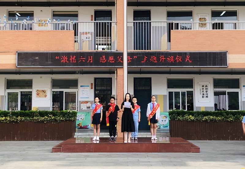 �Ϸ�������С�W�_չ���������� �ж���ĸ������xʽ�����}��ꠕ�