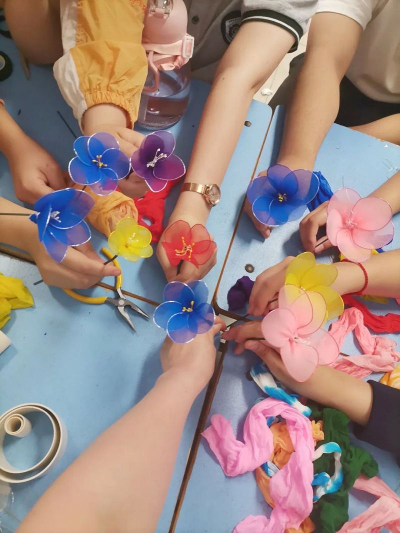 �Ϸ����и�һ�꼉�ڶ��W��У���x���n�̣��ڄӽ���ƪ��