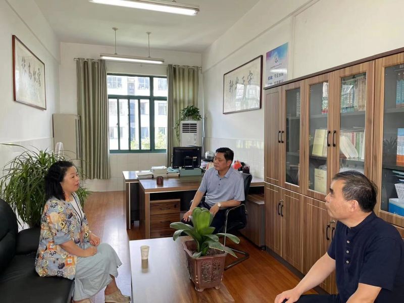 �Ϸ��е���ʮ���ЌW�����z�鱣��ȫ���١��p�p��