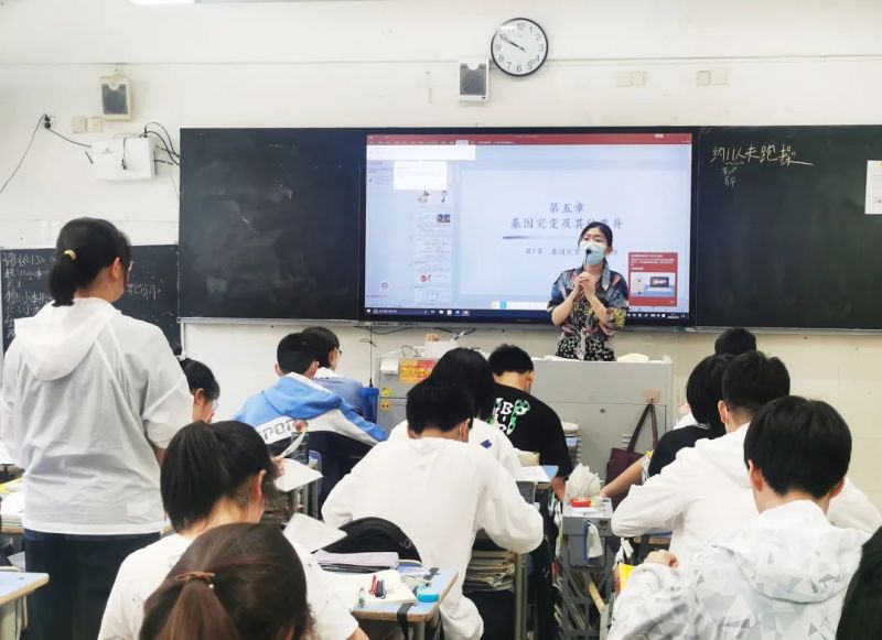 �Ϸ����и�һ�꼉���B�_չ���� �ٽ̡����T �n�����