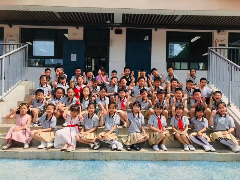 �Ϸ����L��С�mͤ��У�e����ĩ�ݘI�xʽ