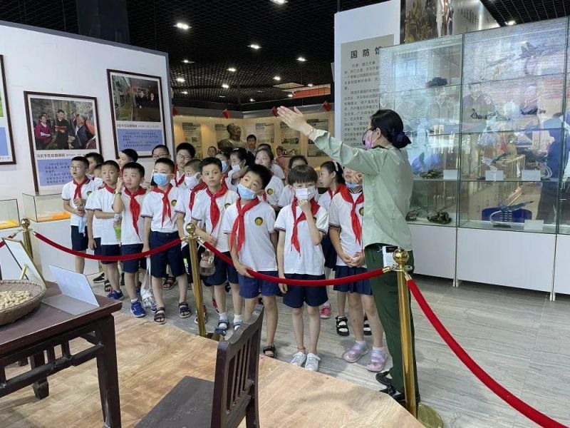 �Ϸ����L��·�ڶ�С�W�ྰ��У�^�����r������С꠻��