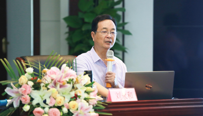 ����У�L�������� ���M(j��n)�W(xu��)У��(n��i)���l(f��)չ������ɽ�^(q��)��С�W(xu��)У�L�߼�(j��)������Ӗ(x��n)֮��