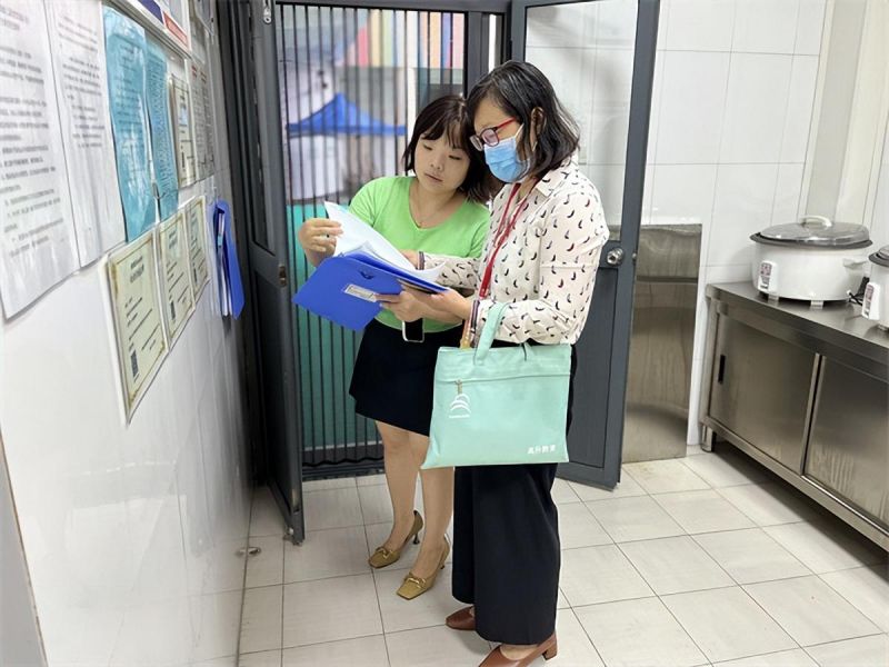 �Ϸ��д����׽������F���@ӭ���＾�_�W(xu��)ǰ������،�헙z��