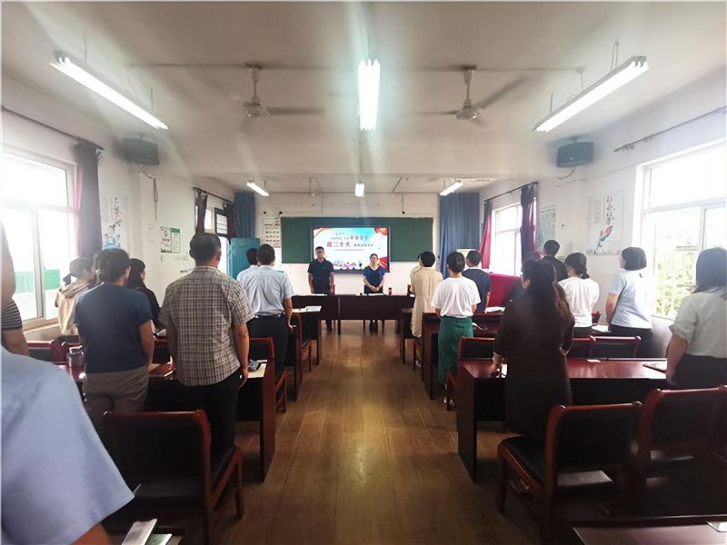 �Ϸ��а��c·����С�W(xu��)����У���_(k��i)2022�＾�_(k��i)�W(xu��)������(hu��)