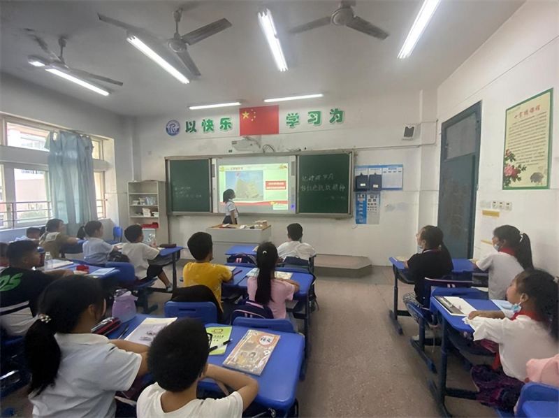 �Ϸ�����С�s�����_�������V�q�� ���tɫ���������}����