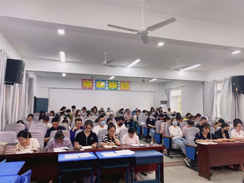 �Ϸ����L(zh��ng)��С���Ļ��@У�^(q��)���_(k��i)2022���＾�_(k��i)�W(xu��)������(hu��)�h