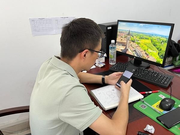 �Ϸ�����С�s�ǻ��@��У�����Gɫ�u�r ���w�n�����x