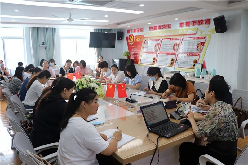 �Ϸ��а��׽������F���@���_�����Α�����̽���W�ڹ����A���