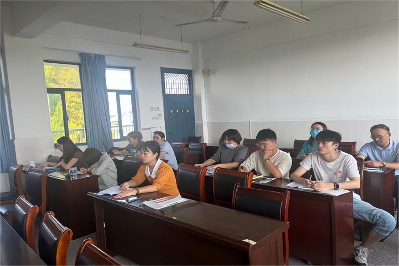 �Ϸ��а���С����У���_�Gɫ�u�r�������������x���n�ˡ���Ӗ��