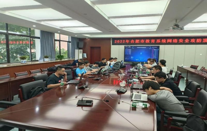 �Ϸʹ��I�WУ�A�M��ɺϷ��н���������o�W�΄�