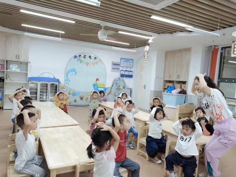 �Ϸ���ֱ�ٙC(j��)�P(gu��n)�׃��@�P(gu��n)��ί�_չ��һ�˷����ݾ����(d��ng)