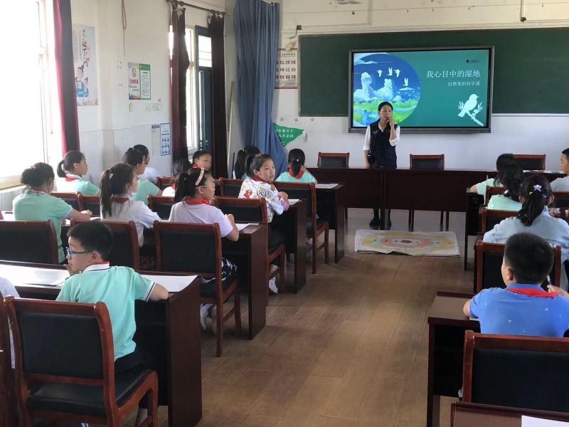 �Ϸ��а��c·����С�W(xu��)����У��ؼ�������������}Ӱ��У�@Ѳչ