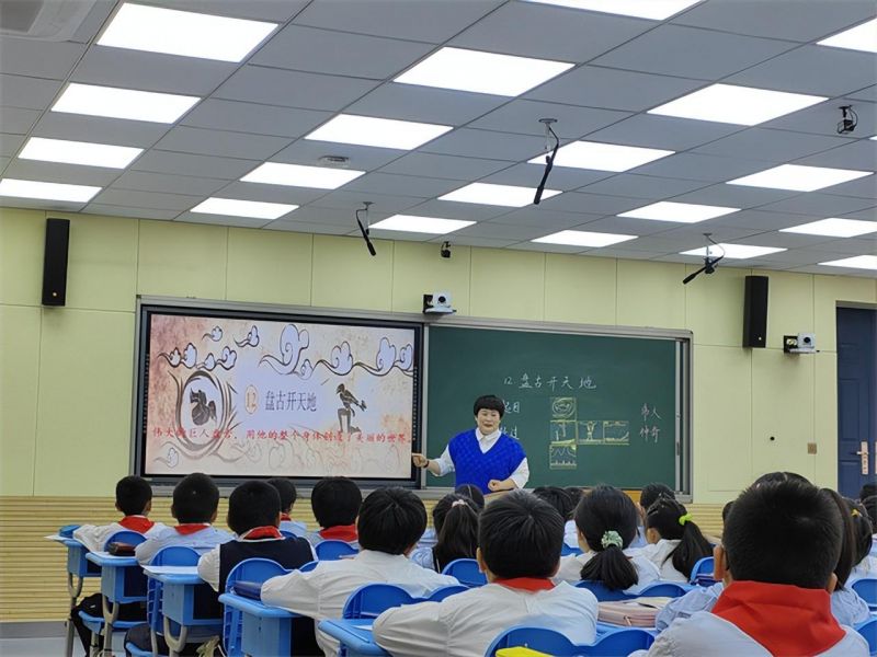 �Ϸ����L(zh��ng)��С�mͤ��У���䌍(sh��)�Z��Ҫ�� �����n������