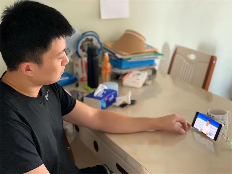 �Ϸ��а��׽������Fӭ��·�ֈ@���L�^����ͥ�������_�n�ھ��ڹ�Ŀ