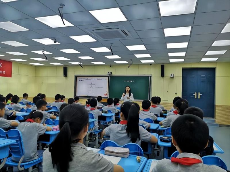 �Ϸ����L��С�mͤ��У����ĥ�n�г��L����ĥ�n����