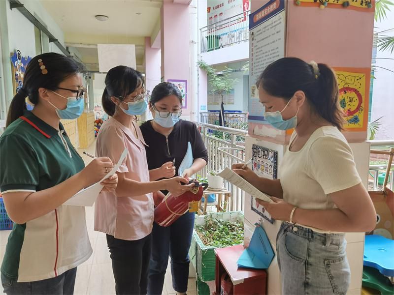 �Ϸ������v�׽̼��F���v�@�^���c���ż�ǰ��ȫ���