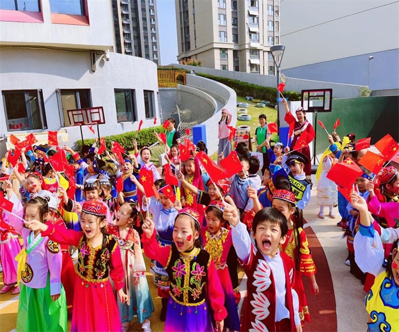 �Ϸ��а��׽������F����֮��ֈ@���I�Y�c�A�Q ������g