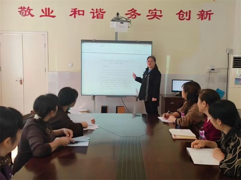 �Ϸ������v�׽̼��F���v�@�^(q��)�_չ�������֪�R��Ӗ