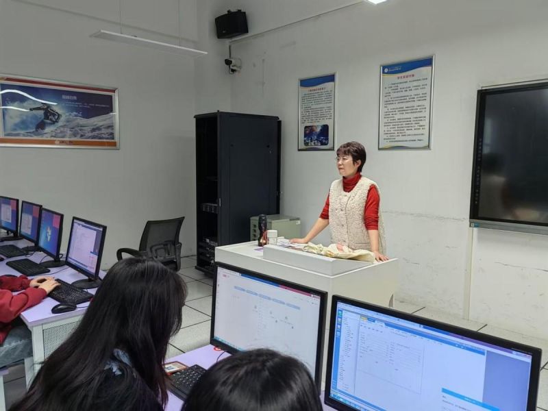 �Ϸʹ��I�WУ����̌W�o��֮���̌W�����